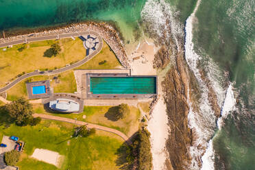 Luftaufnahme des Ufers der Bucht, Huskisson, New South Wales, Australien - AAEF06733