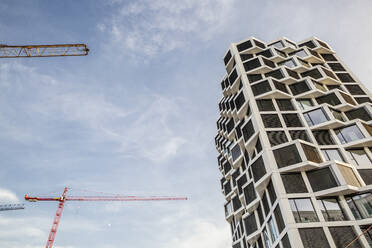 Modernes Wohnhochhaus in München, Deutschland - MAMF01234