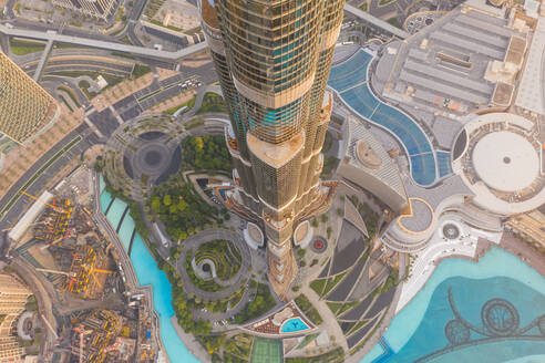 Luftaufnahme des Burj Khalifa Gebäudes, Dubai, Vereinigte Arabische Emirate - AAEF06947