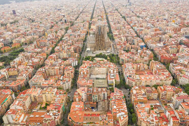 Luftaufnahme der Basilika Sagrada Familia, Barcelona, Spanien - AAEF07039