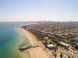 Luftaufnahme des Ufers von Elwood Beach, Victoria, Australien - AAEF07132