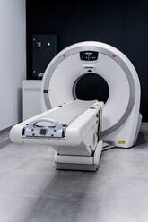 MRI scanner in veterinary clinic - DLTSF00583