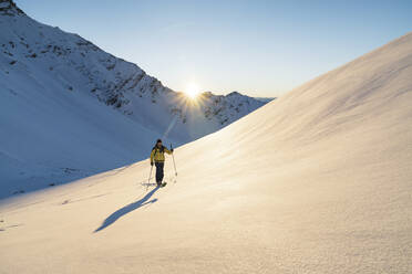 Man during ski tour, Lenzerheide, Grisons, Switzerland - HBIF00078