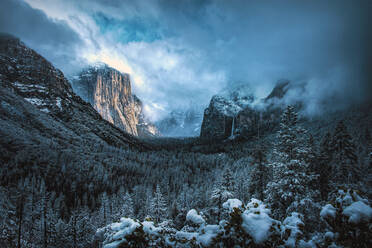 Yosemite Valley Wintersturm Lichtpause - CAVF76332