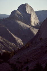 Aussicht auf den Half Dome bei Sonnenuntergang im Yosemite National Park - CAVF76597