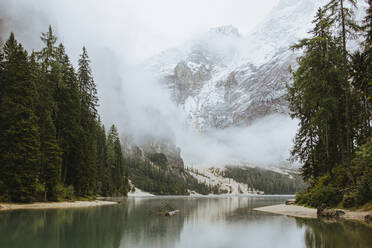 Bergsee, Pragser Wildsee, Dolomiten, Südtirol, Italien, Europa - CAVF76802