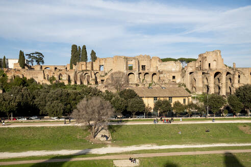 Italy, Rome, Ancient ruins on Palatine Hill - HLF01219