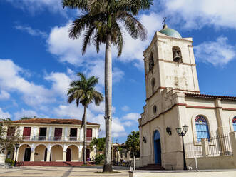 Kirche am Plaza Mayor (Jose Marti Park), Stadt Vinales, Provinz Pinar del Rio, Kuba, Westindien, Karibik, Mittelamerika - RHPLF14043