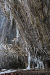 Eisformationen in der Mazarna-Höhle im Velka-Fatra-Nationalpark. - CAVF77048