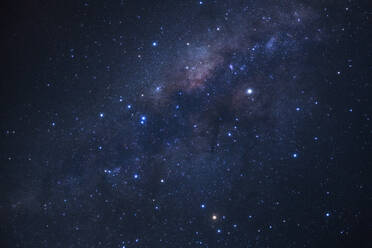 Low Angle View of Star Field bei Nacht - EYF00946