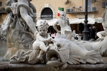 Italien, Rom, Skulpturen der Fontana del Moro - HLF01225