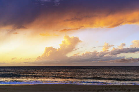 Sonnenuntergang am Papohaku Beach, Insel Molokai, Hawaii, Vereinigte Staaten von Amerika, Nordamerika, lizenzfreies Stockfoto