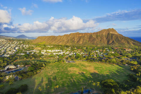 Luftaufnahme einer Drohne von Diamond Head, Waikiki, Honolulu, Insel Oahu, Hawaii, Vereinigte Staaten von Amerika, Nordamerika, lizenzfreies Stockfoto