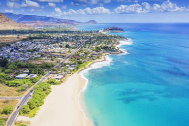 Luftaufnahme einer Drohne vom Strand von Makaha, Insel Oahu, Hawaii, Vereinigte Staaten von Amerika, Nordamerika - RHPLF14138