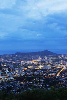 Honolulu, Nachtansicht von Waikiki und Diamond Head, Insel Oahu, Hawaii, Vereinigte Staaten von Amerika, Nordamerika - RHPLF14141