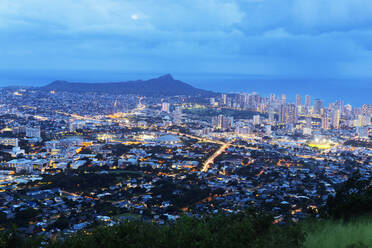 Honolulu, night view of Waikiki and Diamond Head, Oahu Island, Hawaii, United States of America, North America - RHPLF14142