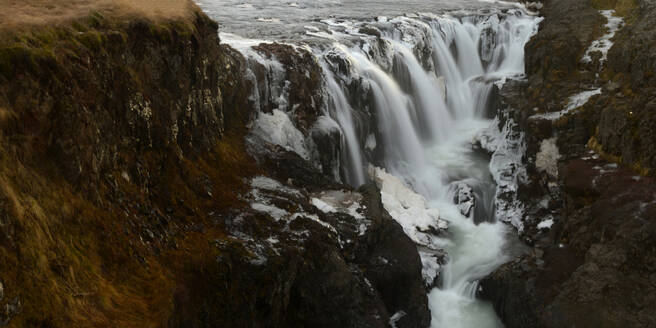 Kolugljufur-Wasserfall, Island, Polarregionen - RHPLF14256