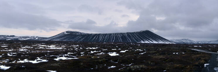 Panoramabild des Kraters Hverfjall, Island, Polarregionen - RHPLF14263