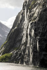 Teil des Sieben-Schwestern-Wasserfalls, Geirangerfjord, UNESCO-Welterbe, More og Romsdal, Norwegen, Skandinavien, Europa - RHPLF14316