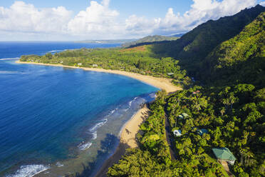 Luftaufnahme per Drohne von Tunnels Beach, Haena State Park, Insel Kauai, Hawaii, Vereinigte Staaten von Amerika, Nordamerika - RHPLF14405