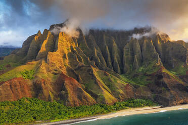 Pali Meeresklippen auf dem Kalaulau Trail, Napali Coast State Park, Insel Kauai, Hawaii, Vereinigte Staaten von Amerika, Nordamerika - RHPLF14407