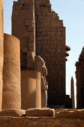 Koloss von Ramses II, Karnak-Tempel, UNESCO-Weltkulturerbe, bei Luxor, Theben, Ägypten, Nordafrika, Afrika - RHPLF14409