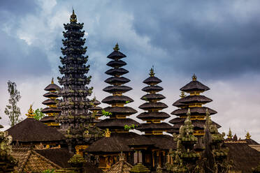Der Besakih-Tempel, der größte und heiligste Tempel der Hindu-Religion auf Bali, Indonesien, Südostasien, Asien - RHPLF14483