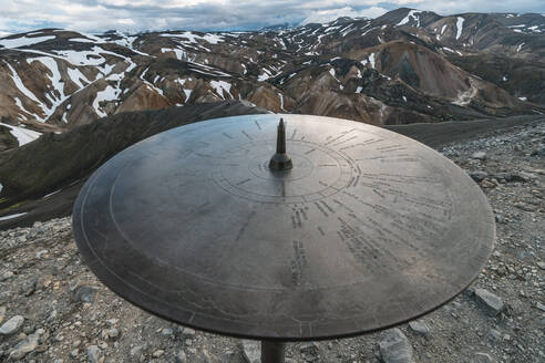 Kompass auf dem Berg Brennisteinsalda - CAVF77313