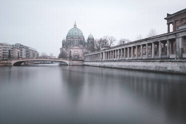 Berliner Dom an der Spree - EYF01368