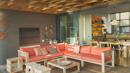 Modern, luxury home showcase patio with sofa - HOXF05236