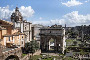 Italien, Rom, Forum Romanum und Bogen des Septimius Severus - HLF01237