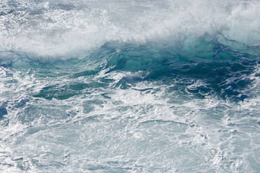 Aufgewühltes Meerwasser und Wellen, Point Lobos State Reserve, Kalifornien - MINF14339