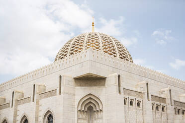 Oman, Muscat, Ecke und Kuppel der Großen Sultan-Qaboos-Moschee - AUF00166