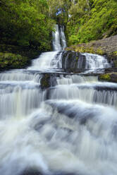 Neuseeland, Otago, Langzeitbelichtung von McLean Falls - RUEF02668