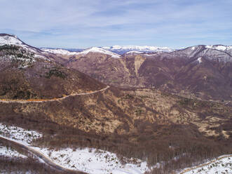 Luftaufnahme der Winterlandschaft des berühmten Naturparks Blidinje in Bosnien und Herzegowina. - AAEF07193
