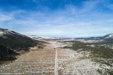 Luftaufnahme der Winterlandschaft des berühmten Naturparks Blidinje in Bosnien und Herzegowina. - AAEF07197