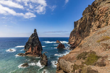 Portugal, Madeira, Coastal stack rock and cliffs of Ponta de Sao Lourenco - WDF05893