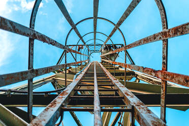 Direkt unter der Aufnahme der rostigen Leiter auf dem Turm - EYF02406