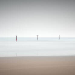 Scenic Blick auf das Meer gegen klaren Himmel - EYF02460