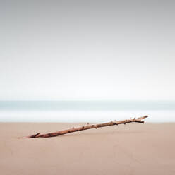 Scenic View of Beach gegen klaren Himmel - EYF03091