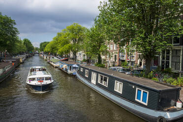 Die Niederlande, Provinz Nordholland, Amsterdam, Boote auf dem Prinsengracht-Kanal - LBF03026