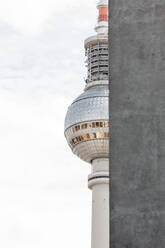 Fernsehturm gegen Himmel - EYF03553