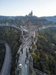 Alte bulgarische Kirche in einer mittelalterlichen Luftfestung Veliko Tarnovo - CAVF78018