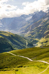 Tal in Zermatt mit Gletschern in der Nähe des Gornergratgletschers - CAVF78711