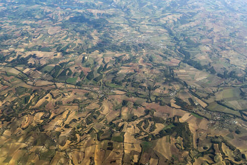 Luftaufnahme der Landschaft und der Dörfer um Toulouse - CAVF78796