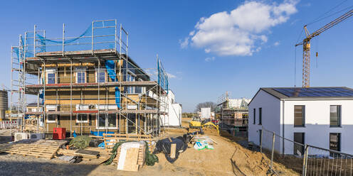 Deutschland, Baden-Württemberg, Waiblingen, Baustelle eines modernen Hauses - WDF05931