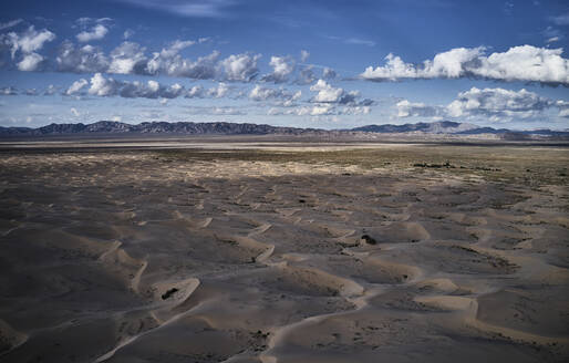 USA, Kalifornien, Low-Level-Luftbildaufnahme der Cadiz-Dünen in der Mojave-Wüste - BCDF00421