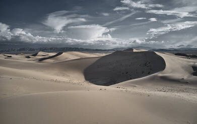 USA, California, Low-level aerial photography of Cadiz Dunes in Mojave Desert - BCDF00426