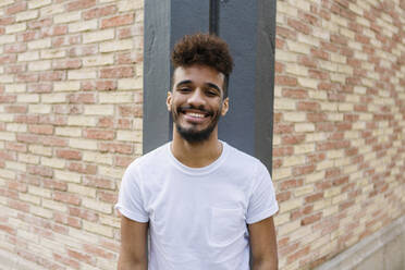 Portrait of laughing young man - XLGF00020