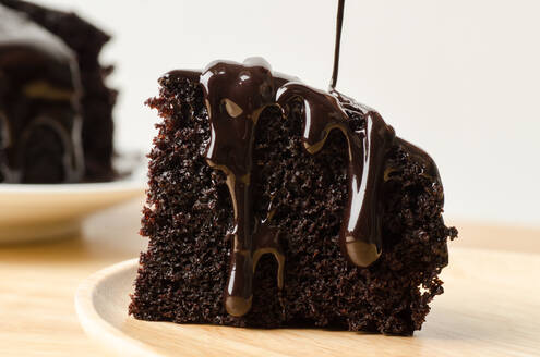 Nahaufnahme eines Schokoladenkuchens - EYF04309